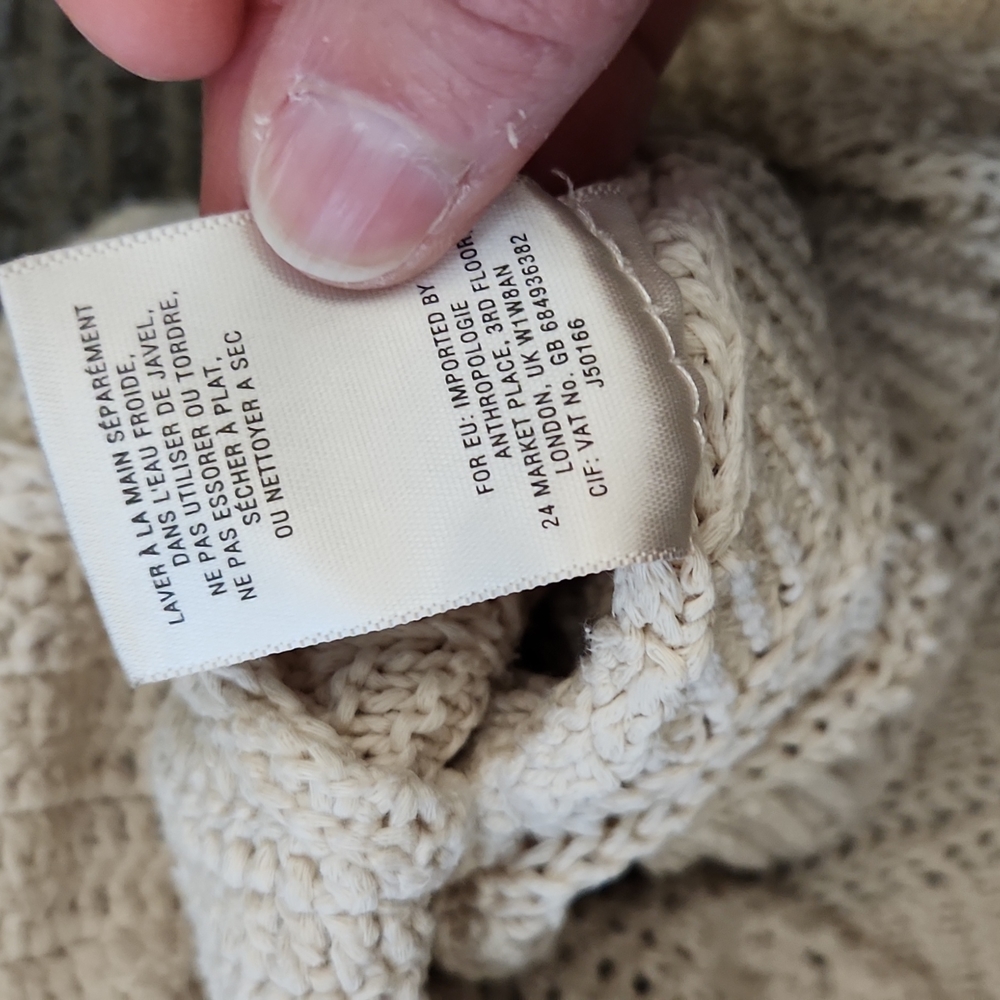 Angel of the North Sweater Size Small - Picture 14 of 14